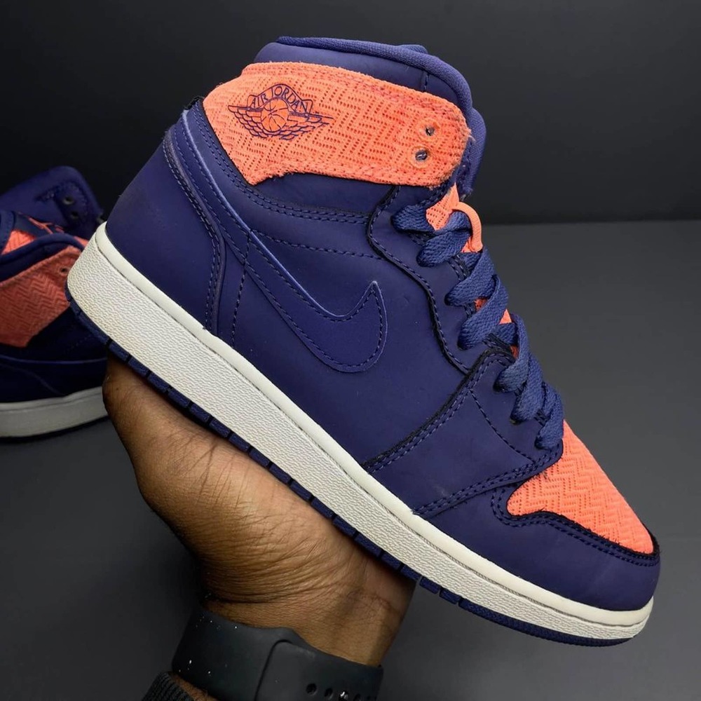 Used Air Jordan Retro 1 Youth Size 5Y